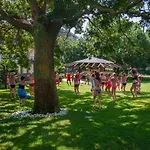 Jeravi Club - 4*