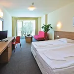 Hotel Jeravi Club -