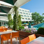 Jeravi Club -