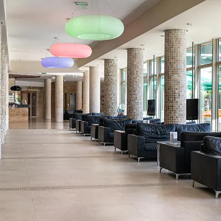 Hotel Jeravi Club -