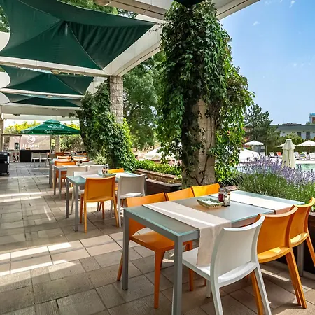 Jeravi Club - 4* Primorsko