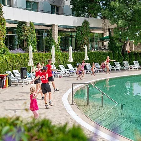 Jeravi Club - Hotel