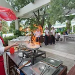 Jeravi Club Hotel